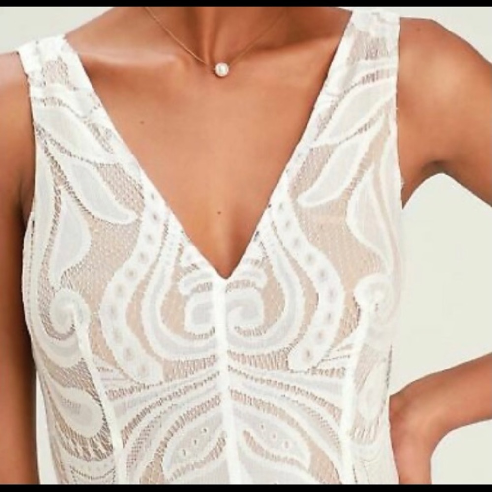 RYSE The Label Cassidy White Lace Maxi Dress NWOT - Picture 2 of 2